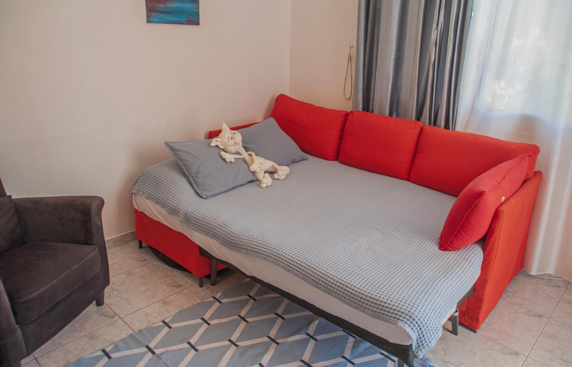Cozy 1 Bedroom Apartment In Walking Distance To The Municipal Beach Paphos Exterior foto